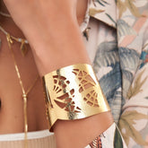 Pulsera Brazalete Mariposa Calada Dorado - Bambú Rosa Joyas y Accesorios