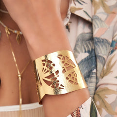 Pulsera Brazalete Mariposa Calada Dorado - Bambú Rosa Joyas y Accesorios