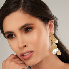 Aretes Mariposas Doble Doradas - Bambú Rosa Joyas y Accesorios