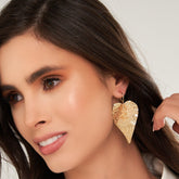 Aretes Gancho Hoja Corazón Dorado - Bambú Rosa Joyas y Accesorios