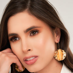 Aretes Bolas Gancho Dorado - Bambú Rosa Joyas y Accesorios