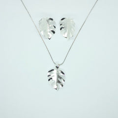 Set Aretes y Collar Hoja Malanga Plateado - Bambú Rosa Joyas y Accesorios