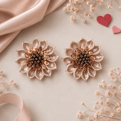 Aretes Maxi Topos En Nácar Dorado Margarita Tejidos Amaré