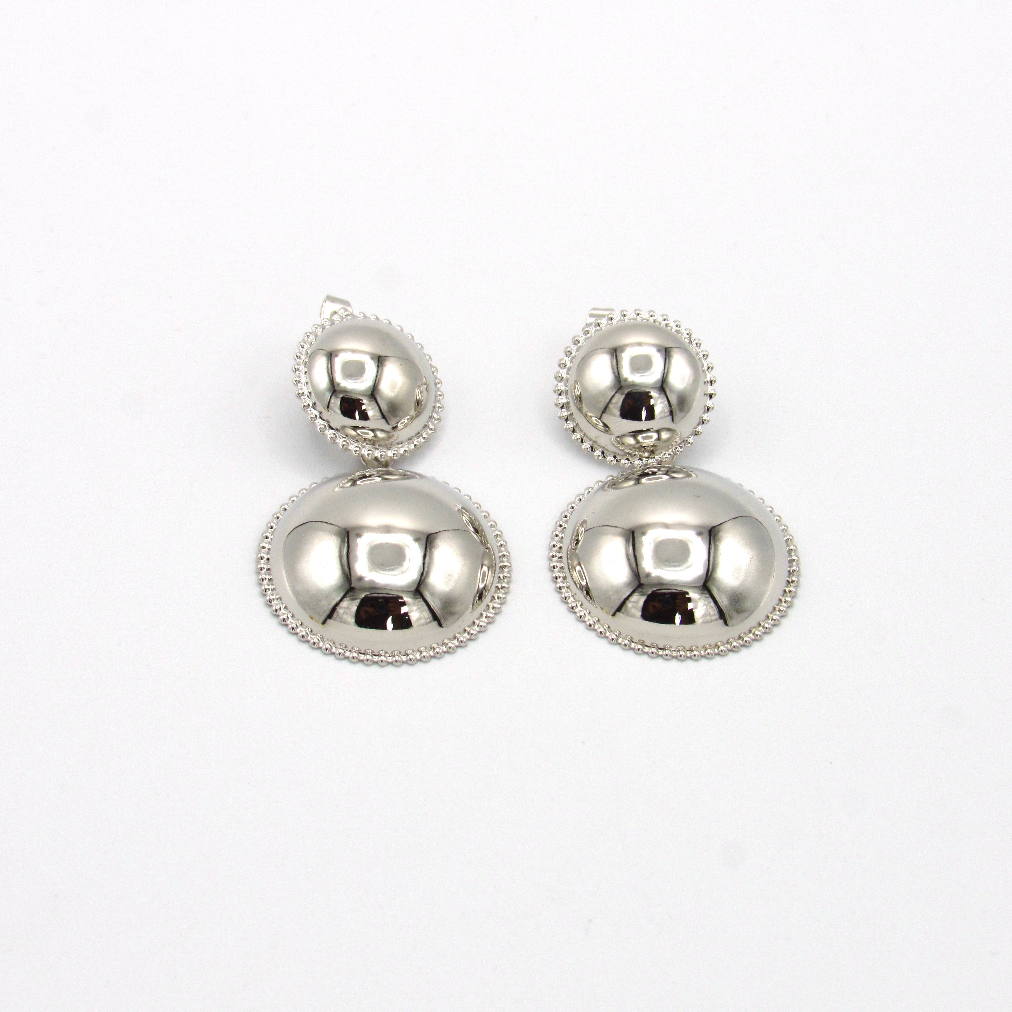 Aretes Doble Esfera Circulo Esencial Plateados