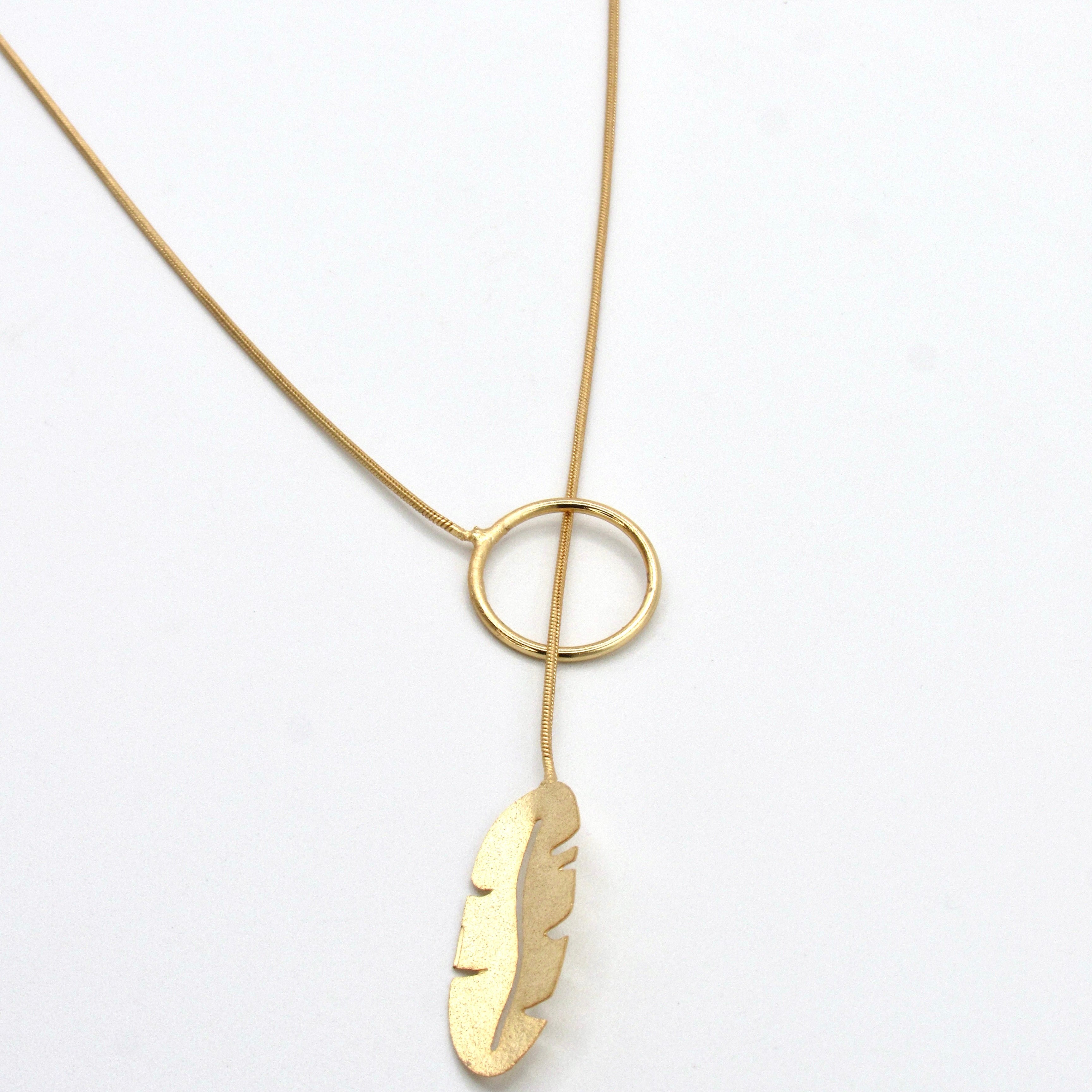 Collar Corbatin Hoja de Platano Dorado