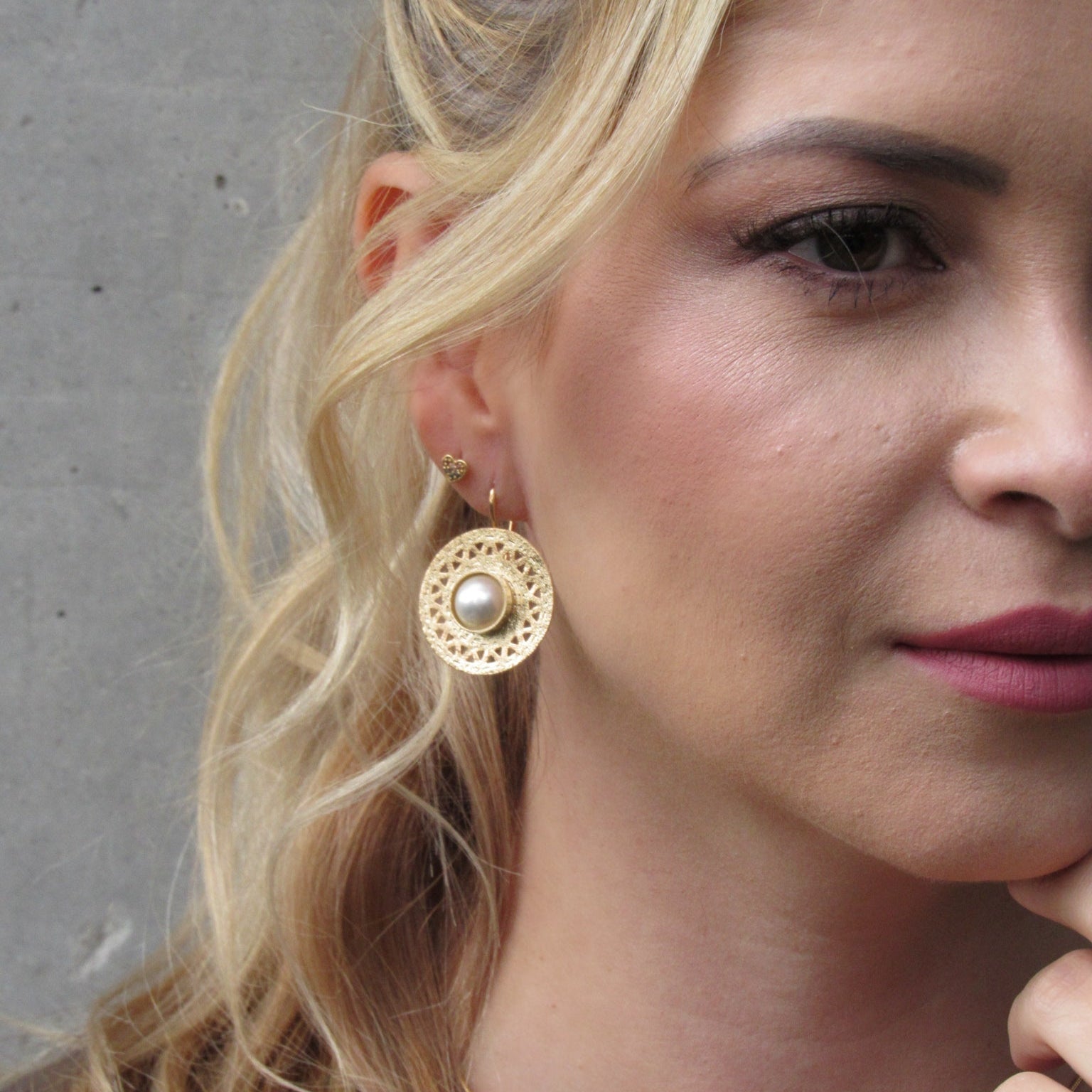Set Collar Corbatin Y Aretes  Semilla Perla Dorado