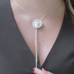 Collar Corbatin Semilla Perla Plateado