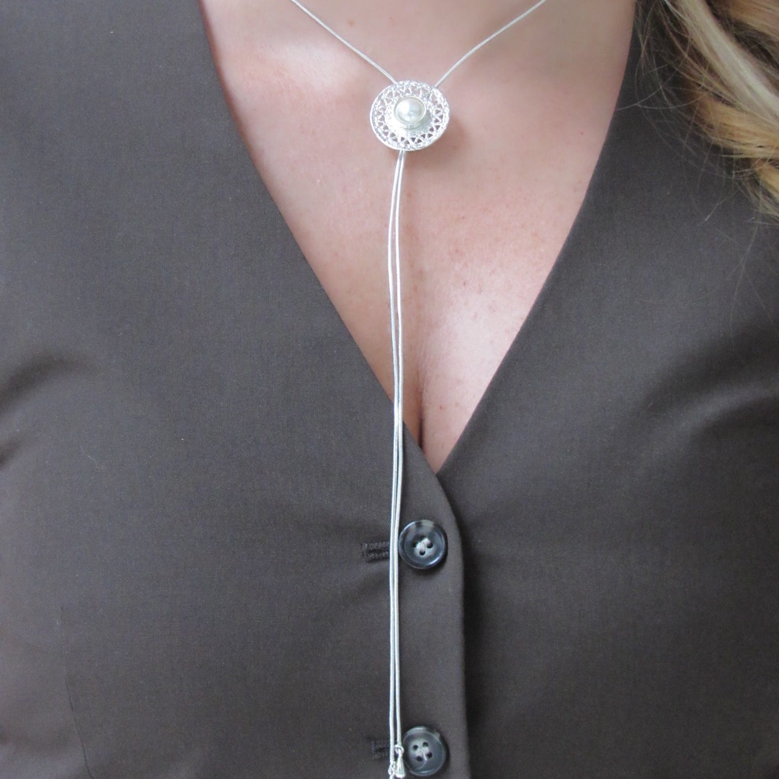 Collar Corbatin Semilla Perla Plateado