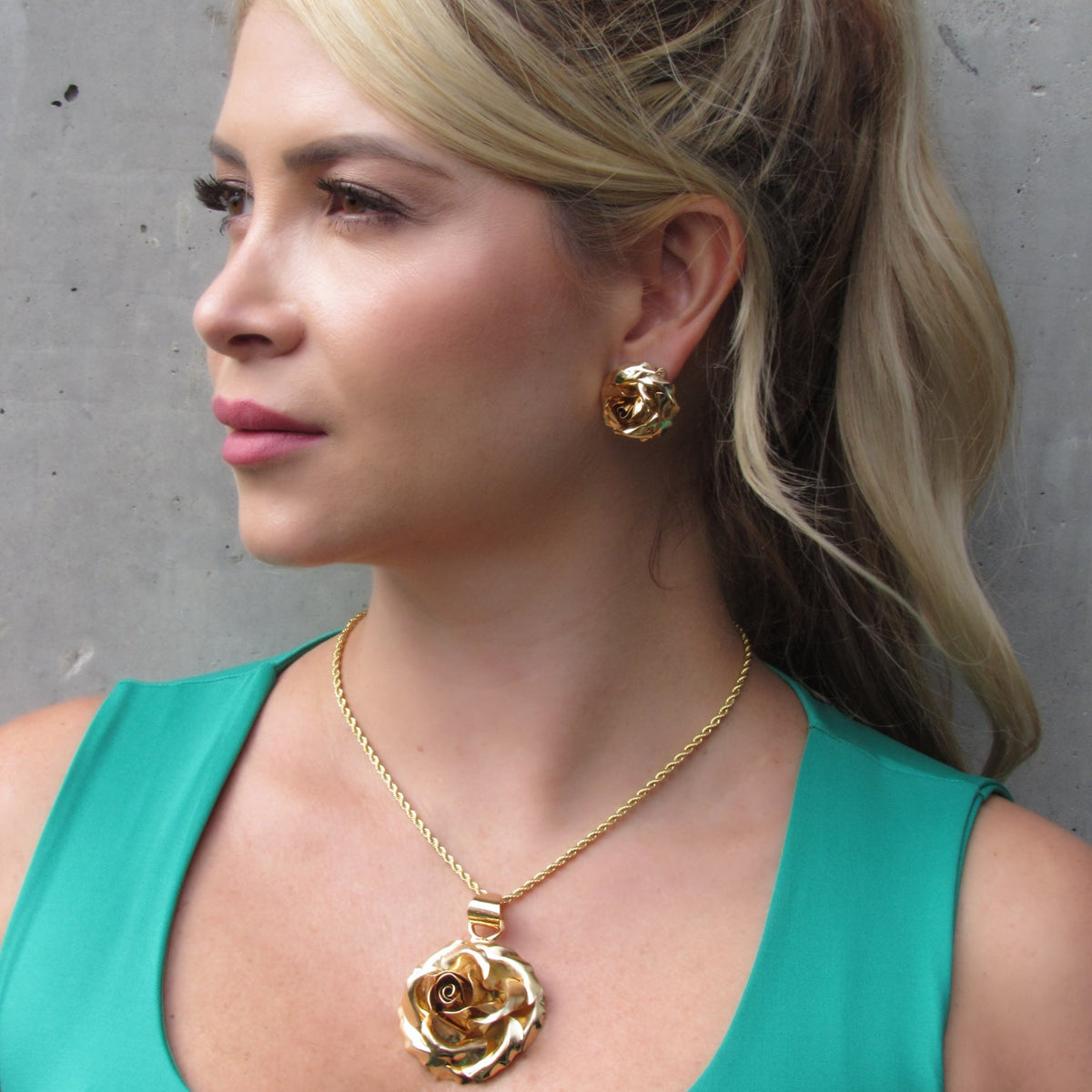 Set Collar Y Aretes Topos Rosa Dorado