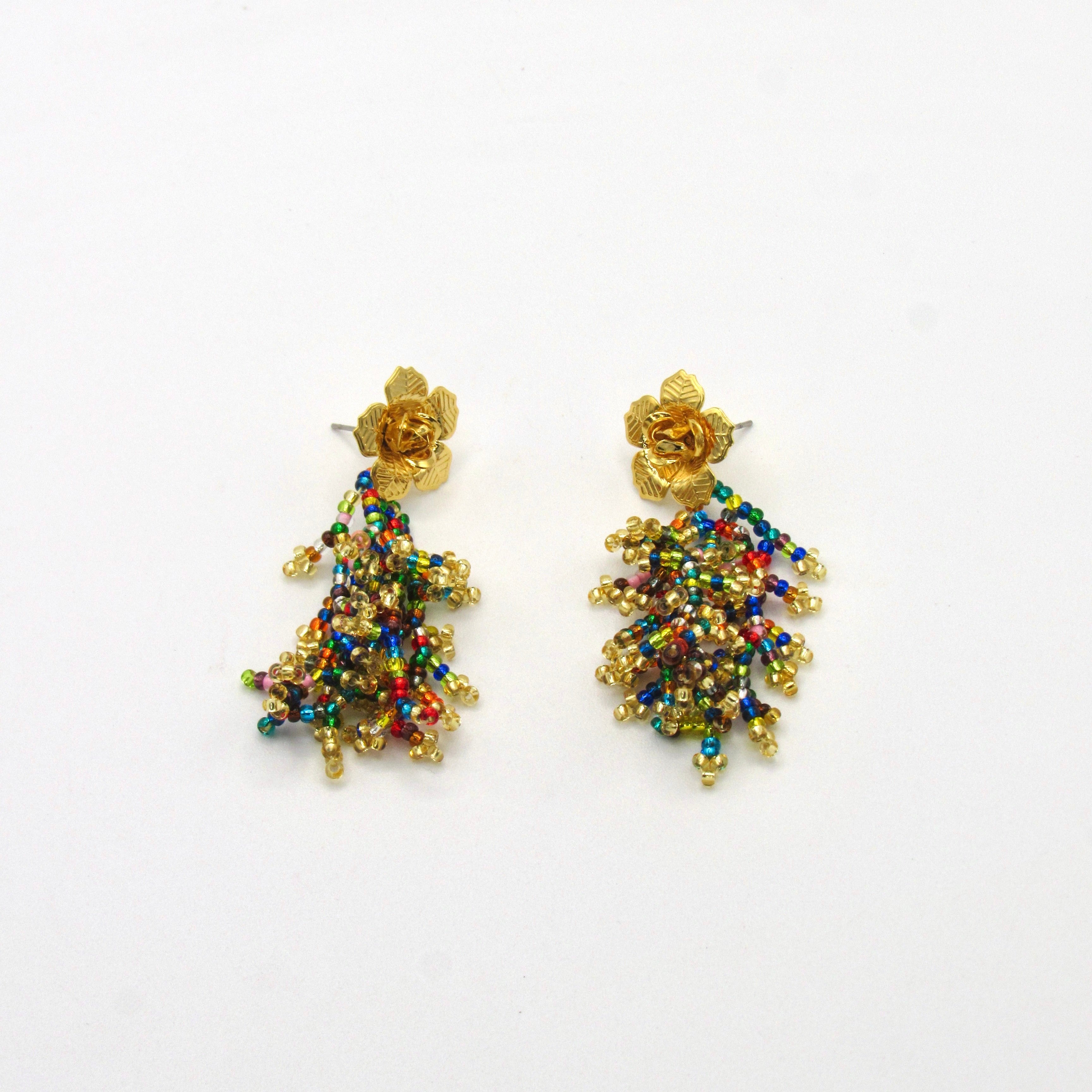 Aretes Flores Tejido Dorado-Multicolor