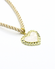 Collar Corazón Nacar En Lazo Dorado