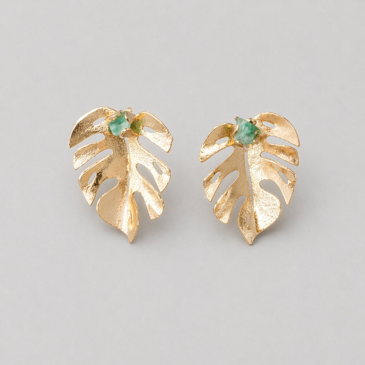 Aretes hoja Balazo esmeralda florecer - Bambú Rosa Joyas y Accesorios 