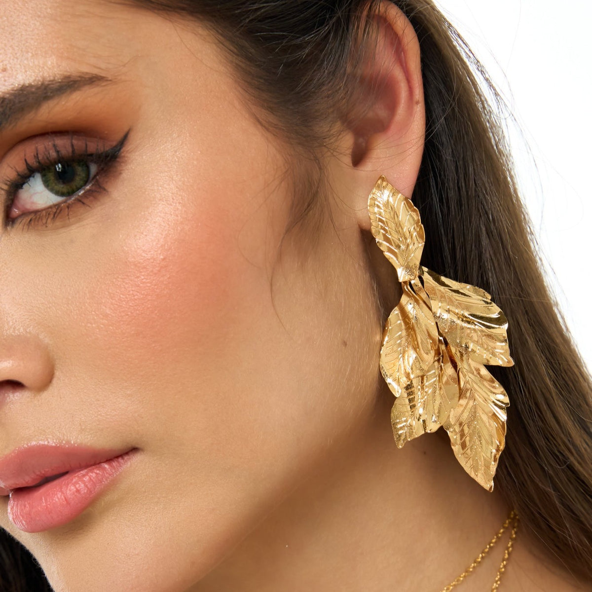 Aretes Dorados Hoja Verano - Bambú Rosa Joyas y Accesorios 