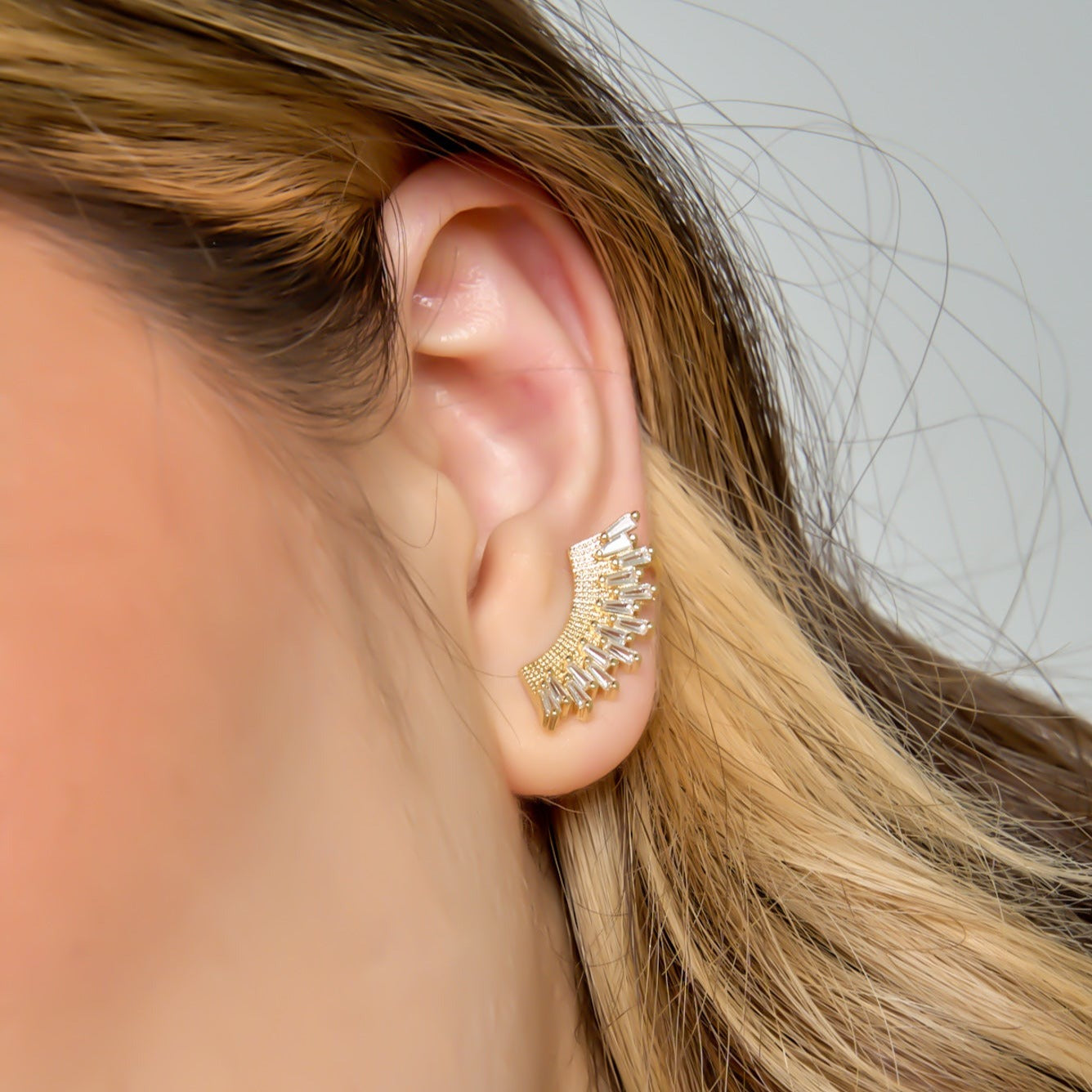 Ear Cuff Topos Abanico Cristales Dorado