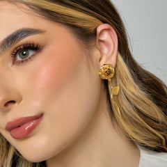 Aretes Rosas Tallo Conexión Dorado