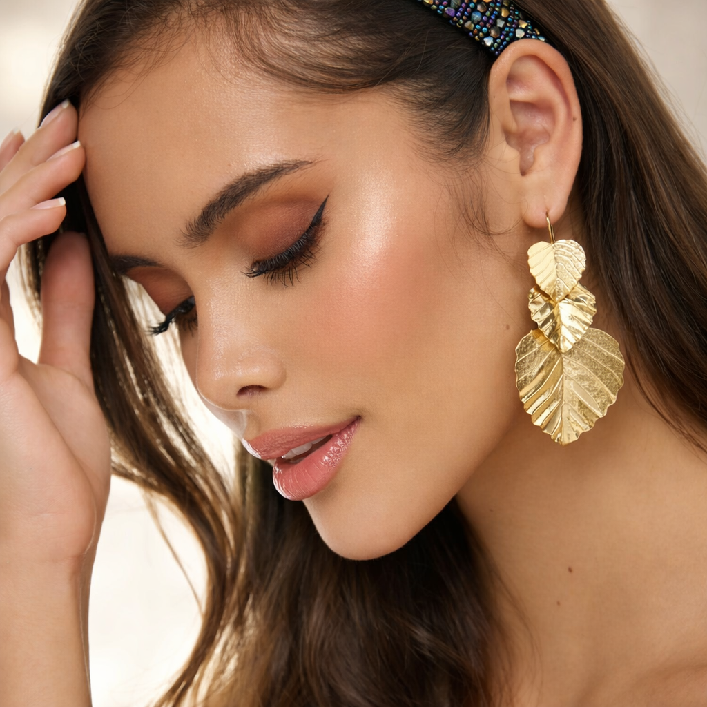 Aretes Gancho Triple Hojas Doradas - Bambú Rosa Joyas y Accesorios 