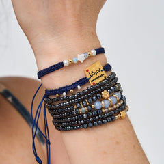 Set De Pulseras Chaquiras Azul Oscuro "Empoderada"