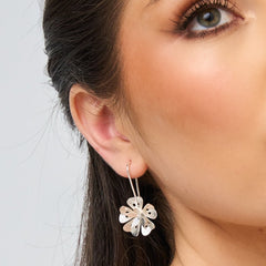 Aretes Ganchos Flor 5 Petalos Mini Plateado