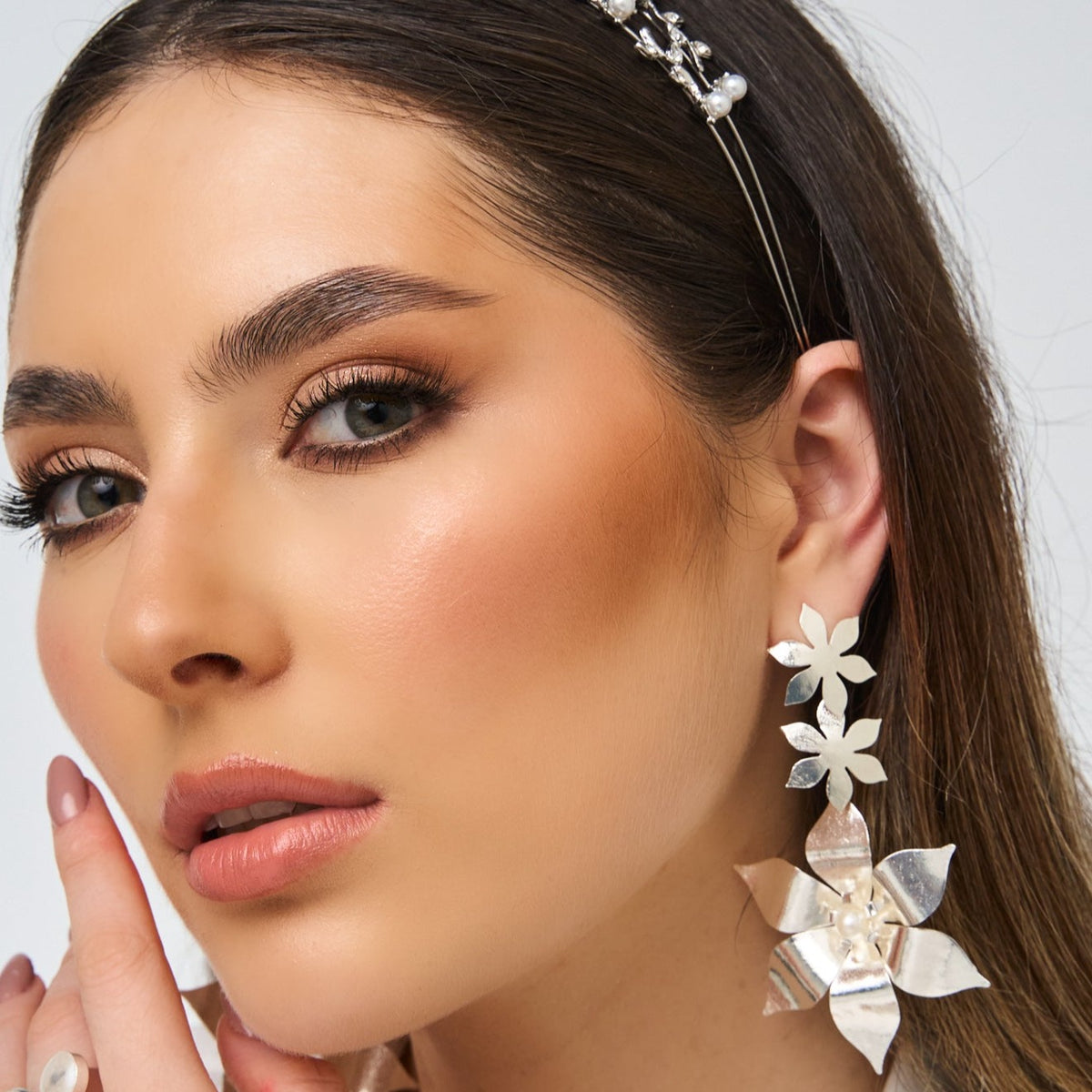 Aretes Perla Primavera Flor Plateado - Bambú Rosa Joyas y Accesorios 