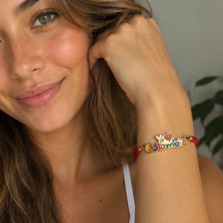 Pulsera Mapa I Love Colombia Dorada - Bambú Rosa Joyas y Accesorios 