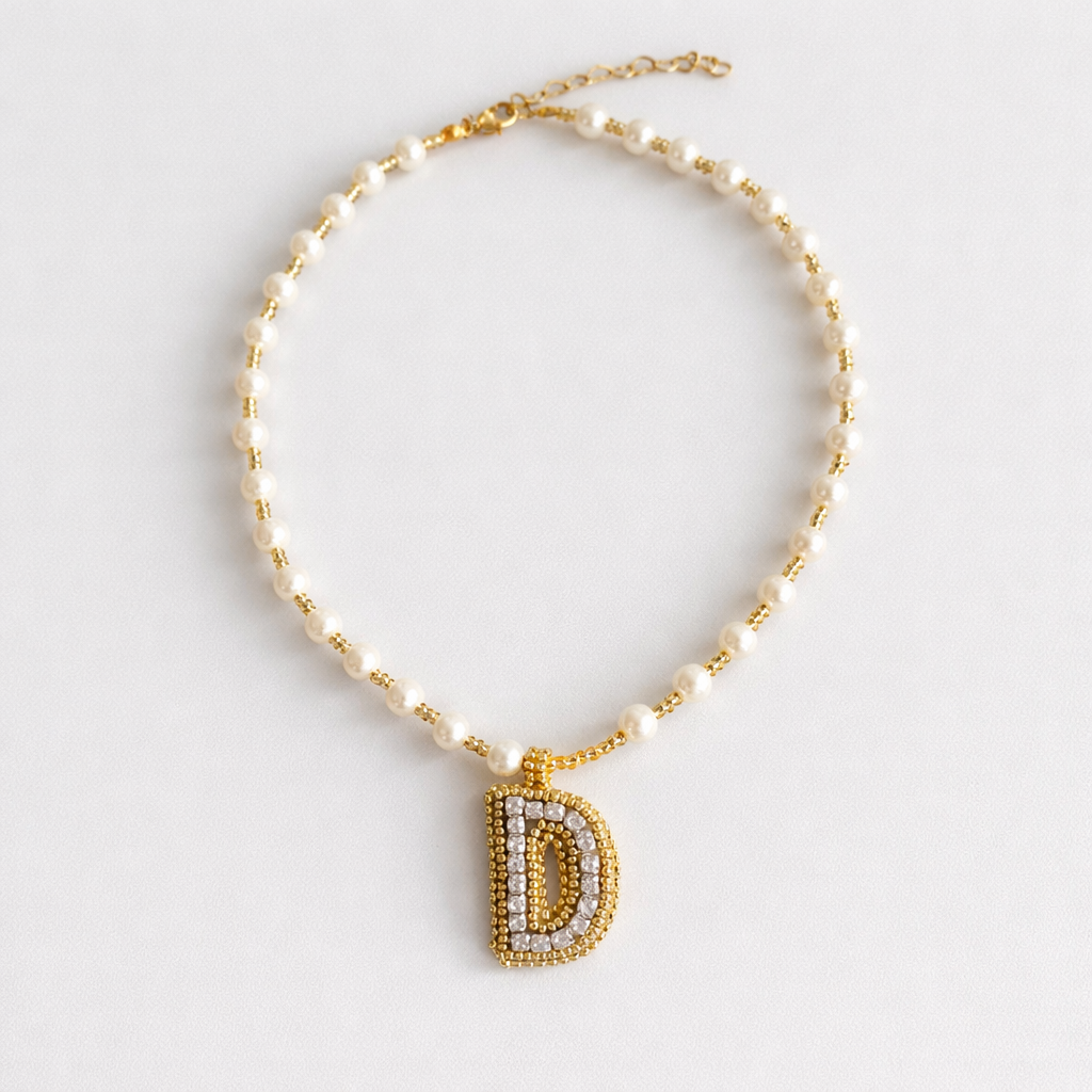 Collar Inicial tejida dorado - Bambú Rosa Joyas y Accesorios 