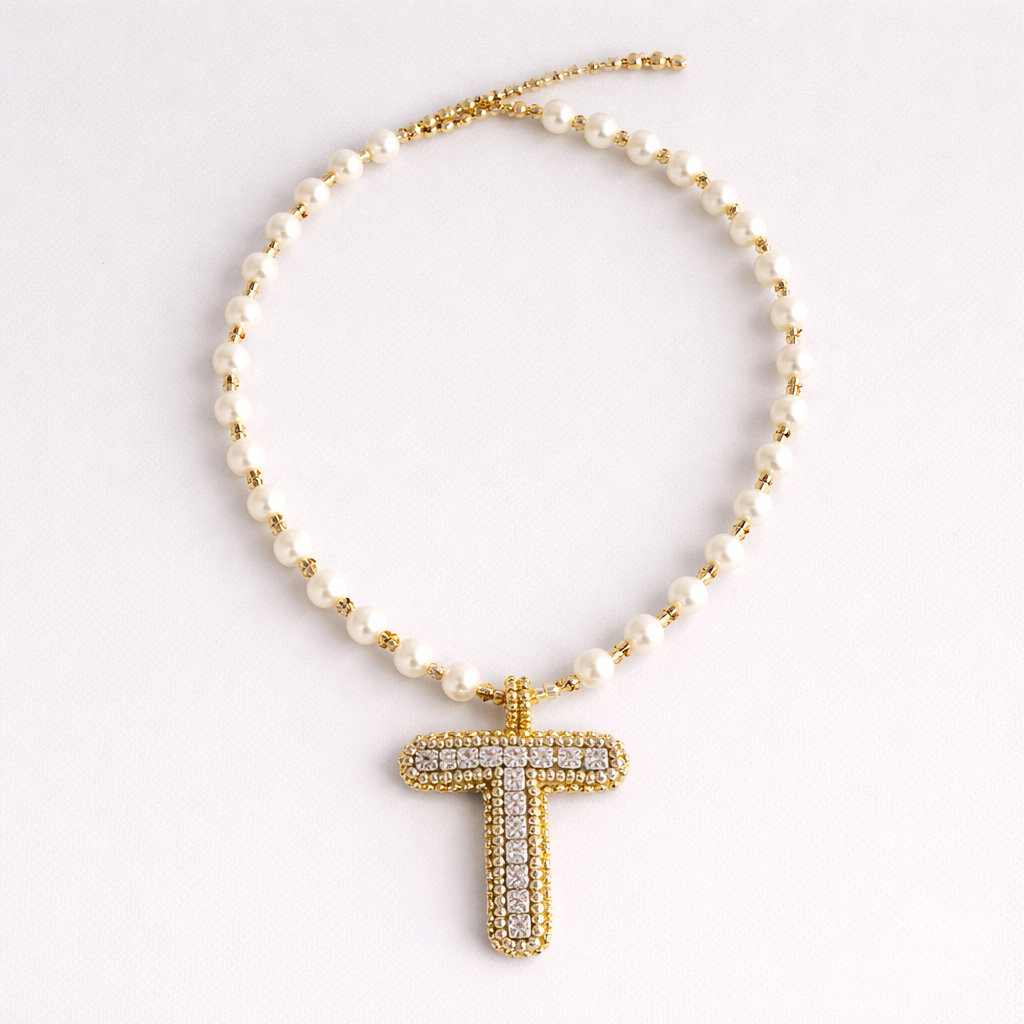 Collar Inicial tejida dorado - Bambú Rosa Joyas y Accesorios 