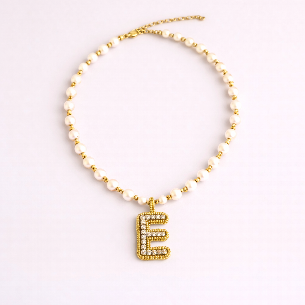 Collar Inicial tejida dorado - Bambú Rosa Joyas y Accesorios 