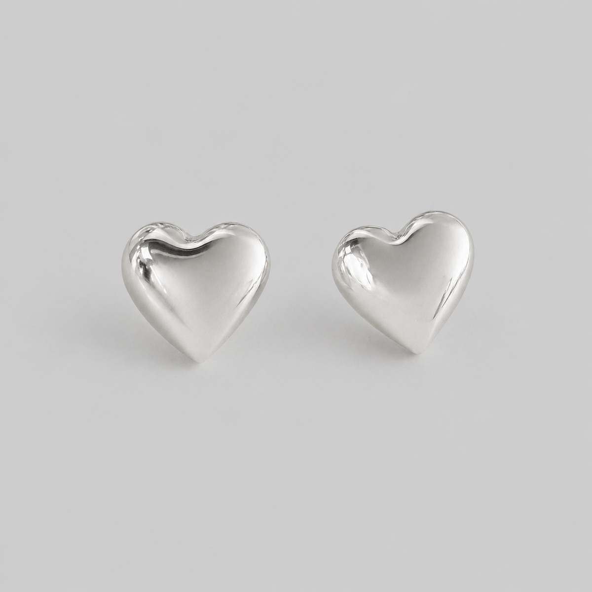 Aretes Topos Corazón Plateado - Bambú Rosa Joyas y Accesorios 