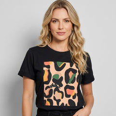 Camiseta manga corta negra estampada animal print colores - Bambú Rosa Joyas y Accesorios 