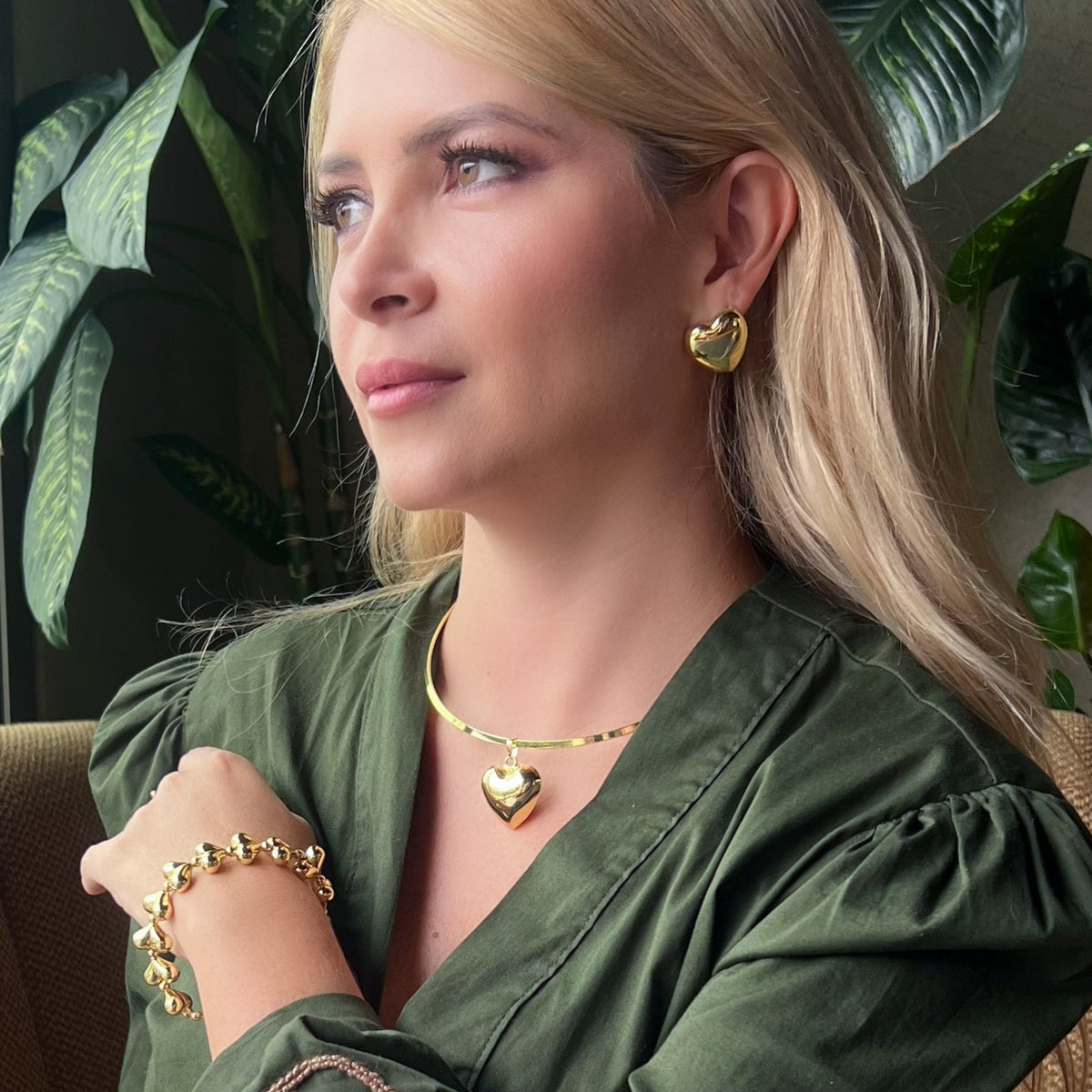 Set Collar Y Aretes Corazones Madre Dorado