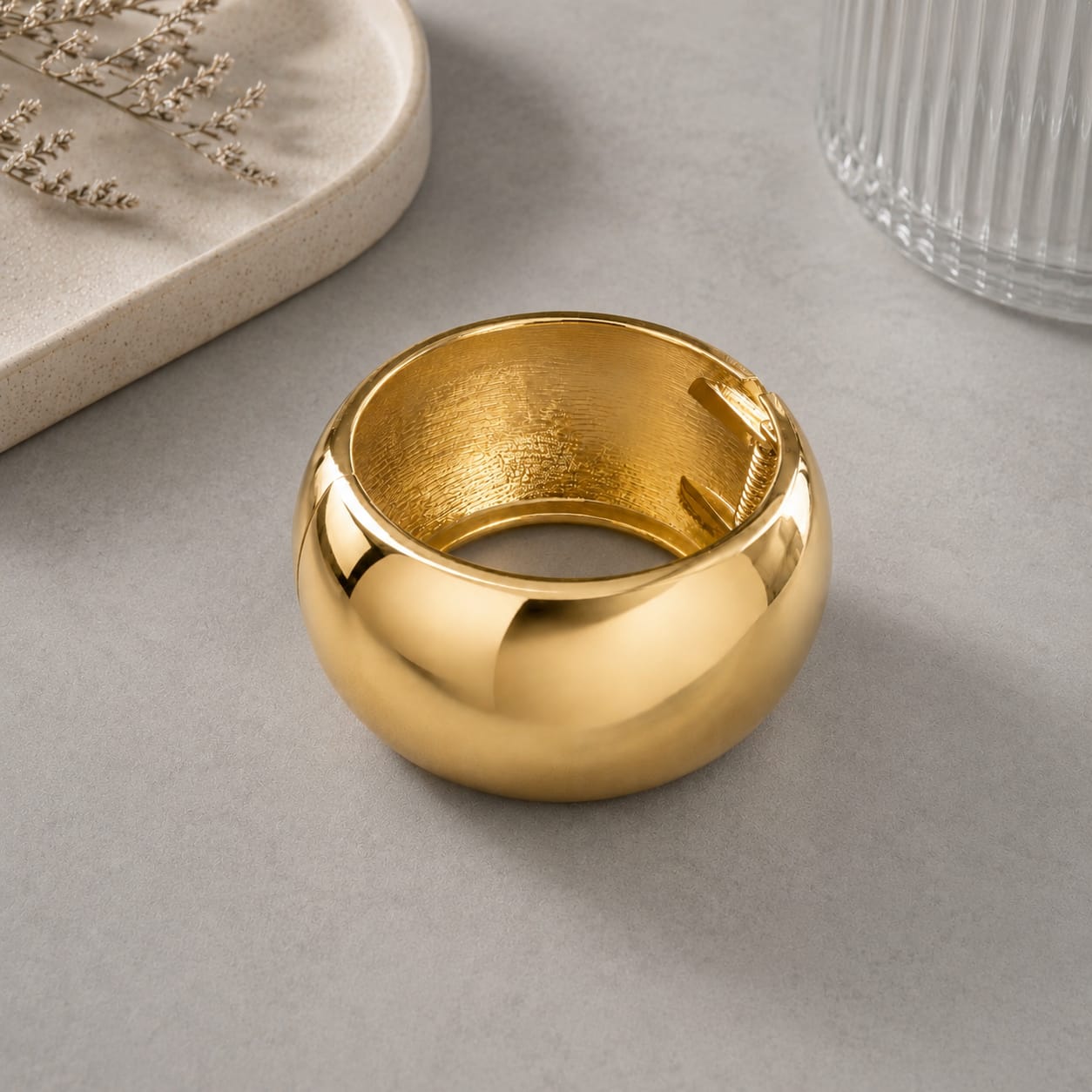 Brazalete Ancho Liso Florecer Dorado - Bambú Rosa Joyas y Accesorios 