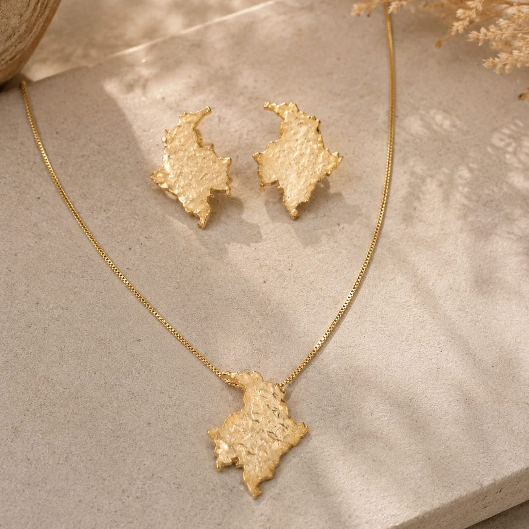 Set Collar y Aretes Mapa Colombia Dorado