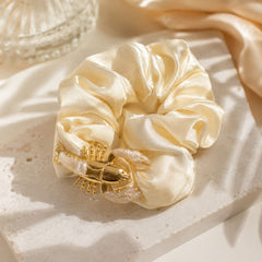 Hair Clip Beige con Cangrejo Dorado Aura