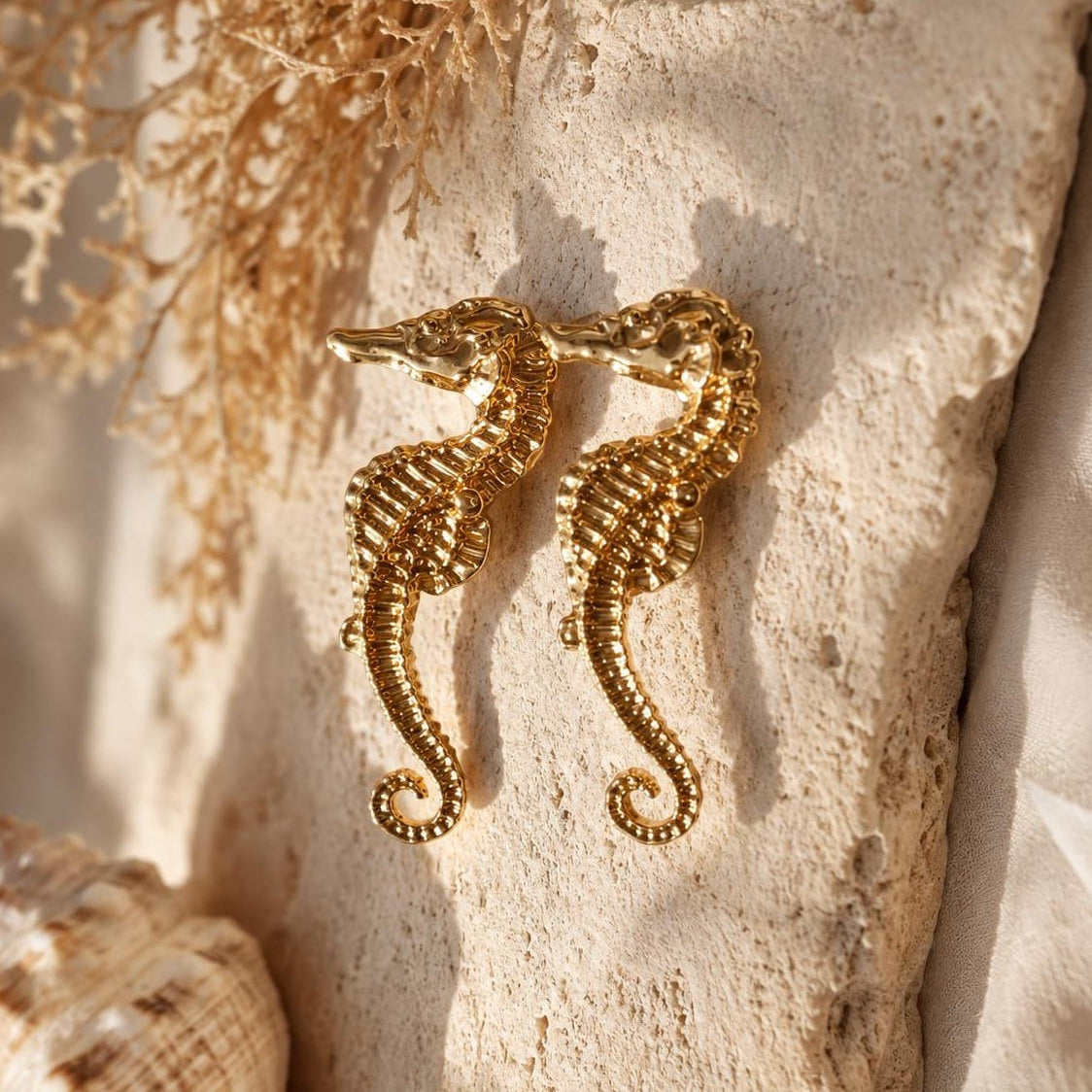 Aretes Maxi Topos Caballo de Mar Dorado Mar y Arena