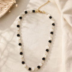Collar Choker Mostacilla Flores Colores Neutros Aura
