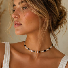 Collar Choker Mostacilla Flores Colores Neutros Aura