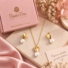 Set Collar y Aretes corazón y perlas Dorado Latidos - Bambú Rosa Joyas y Accesorios 