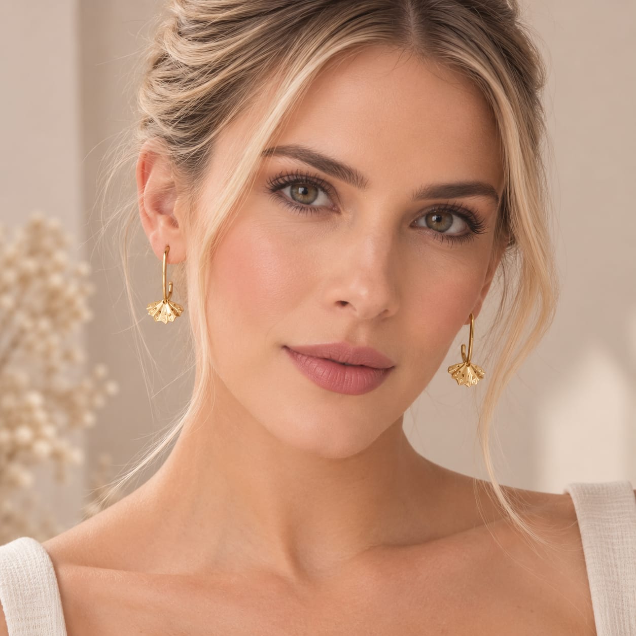 Aretes Candongas Cuadradas Abanico Doradas Musa - Bambú Rosa Joyas y Accesorios 