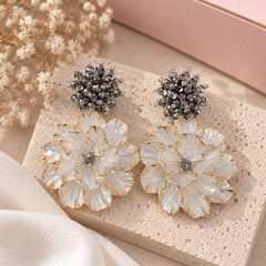 Aretes Maxi Flor Cristal Tejido Nácar Plateado Amore