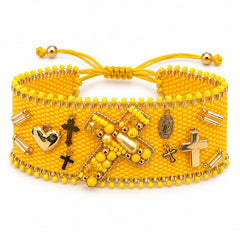 Pulsera Ancha Tejida Amarilla Con Dijes surtidos en Macrame Amore