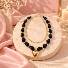 Collar Doble Cadena con Piedra Natural Color Negro Con dije Corazón Dorado Creer