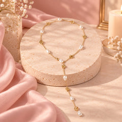 Collar Corbatin en Perla Shell Con Dorado Creer