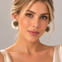 Arete Media Flor Nácar Tejida en Cristal Plateado Creer - Bambú Rosa Joyas y Accesorios 