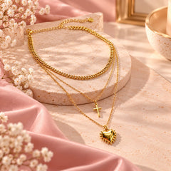 Collar Triple Dije Cruz y Corazón Dorado Creer