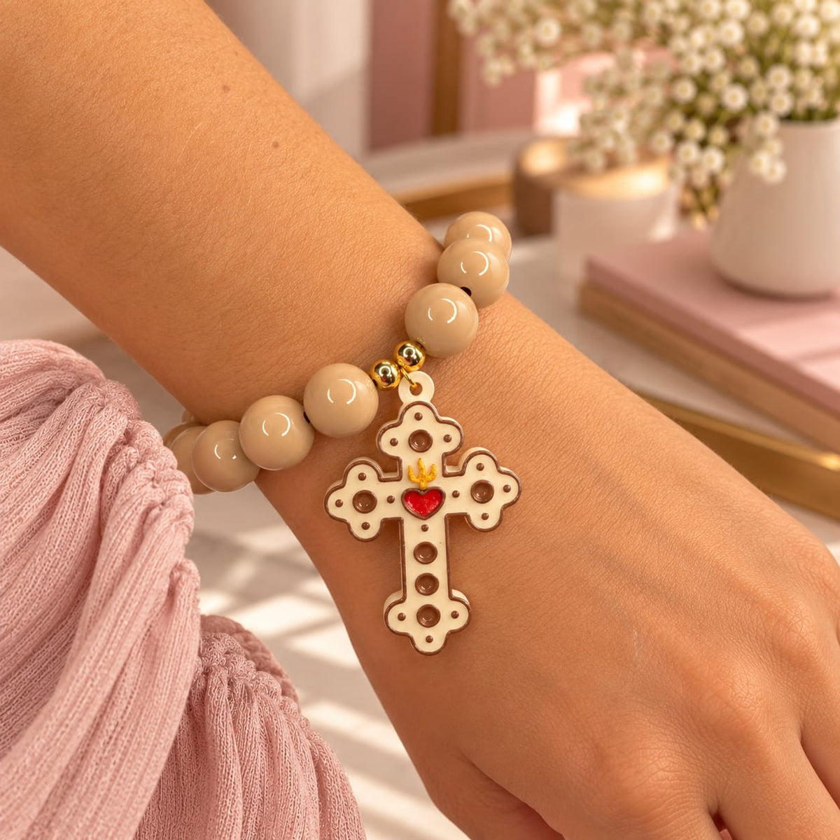 Pulsera Abaco Café Claro Dije Cruz Creer
