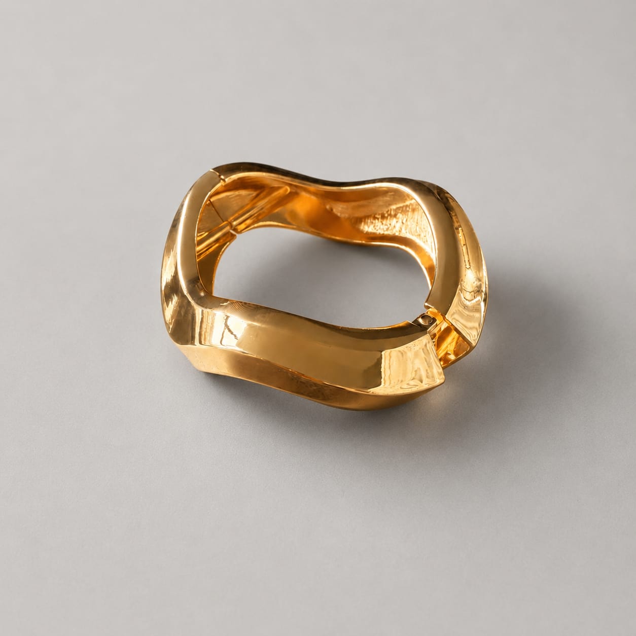 Brazalete Ancho Irregular Florecer Dorado - Bambú Rosa Joyas y Accesorios 