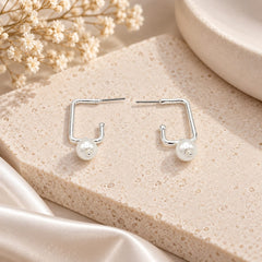 Aretes Candongas Cuadradas Perla Plateada Musa - Bambú Rosa Joyas y Accesorios 