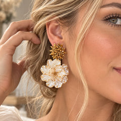 Aretes Maxi Flor Cristal Tejido Nácar Dorado Amore