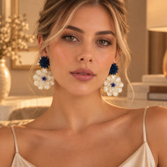 Aretes Maxi Flor Nácar Tejido Cristal Azul Oscuro Esplendor
