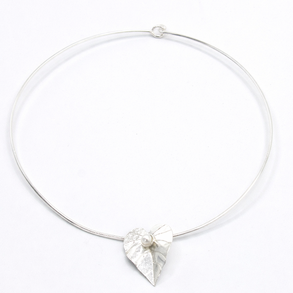 Collar Maxi Aro Dije Flor Perla Anturio Plateado - Bambú Rosa Joyas y Accesorios 